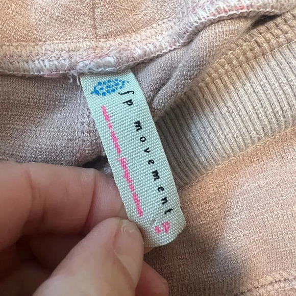 FREE PEOPLE MOVEMENT Ziggy Leggings in Cameo Dust size XS - Picture 10 of 10